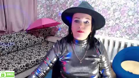 Julia online show from 01-12-25, 08:57