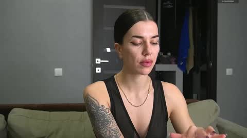 Snapshot of brunette_from_the_moon chatting on 02-15-25, 08:11 Alice online show from 02-15-25, 08:11