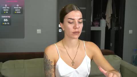 Snapshot of brunette_from_the_moon chatting on 11-03-25, 08:32 Alice online show from 11-03-25, 08:32