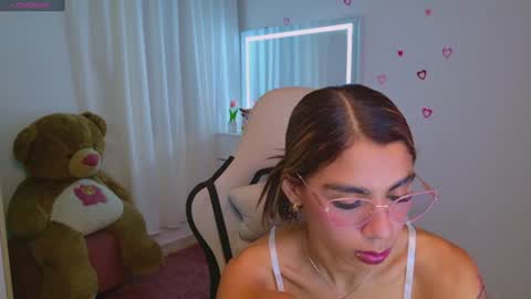 Snapshot of brunetteadams001 chatting on 07-16-26, 04:07 SARAH online show from 07-16-26, 04:07
