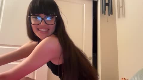 Snapshot of brunettefantasy4848 chatting on 04-10-26, 04:17 brunettefantasy4848 online show from 04-10-26, 04:17