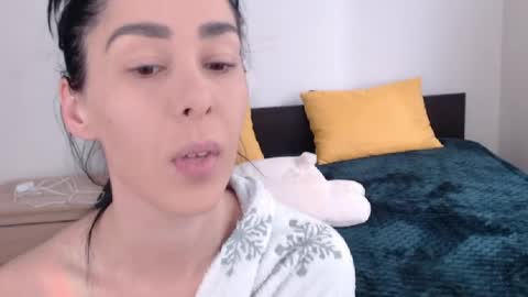 Ellis online show from 04-13-26, 06:08