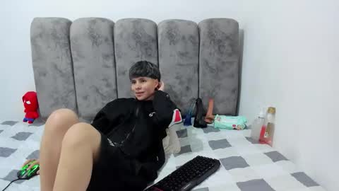 Snapshot of bruno_cruz chatting on 04-25-26, 02:47 Bruno Cruz online show from 04-25-26, 02:47