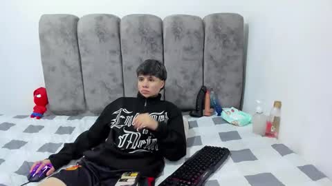 Snapshot of bruno_cruz chatting on 04-26-26, 02:20 Bruno Cruz online show from 04-26-26, 02:20