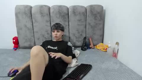 Snapshot of bruno_cruz chatting on 05-08-26, 02:28 Bruno Cruz online show from 05-08-26, 02:28