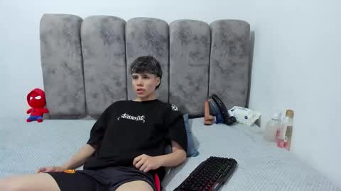 Snapshot of bruno_cruz chatting on 05-21-26, 02:18 Bruno Cruz online show from 05-21-26, 02:18
