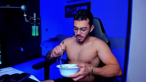 Snapshot of bruno_diaz31 chatting on 06-16-26, 05:43 Bruno online show from 06-16-26, 05:43