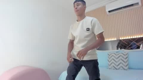 Snapshot of bruno_fox_ chatting on 06-20-26, 07:16 Bruno online show from 06-20-26, 07:16