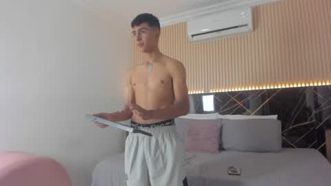 Snapshot of bruno_fox_ chatting on 07-08-26, 08:13 Bruno online show from 07-08-26, 08:13