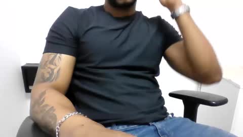 Snapshot of brutusbigd chatting on 10-25-25, 07:08 brutusbigd online show from 10-25-25, 07:08