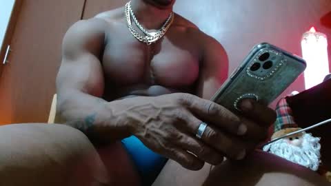 Snapshot of bryan_colen chatting on 02-22-25, 02:28 Enjoy the best muscle straws online show from 02-22-25, 02:28