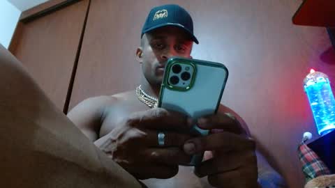 Snapshot of bryan_colen chatting on 03-07-25, 04:57 Enjoy the best muscle straws online show from 03-07-25, 04:57