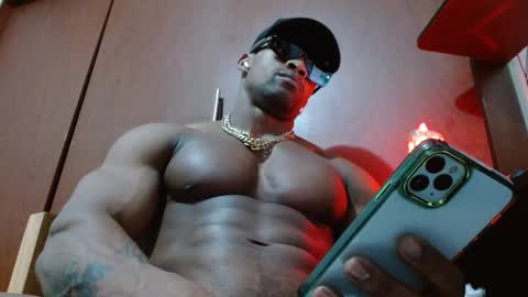 Snapshot of bryan_colen chatting on 03-08-25, 01:50 Enjoy the best muscle straws online show from 03-08-25, 01:50