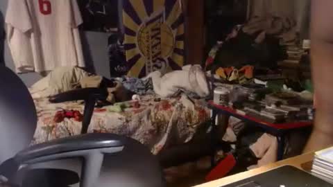 Snapshot of bubbasmalls chatting on 02-04-25, 06:46 Bubba Smalls online show from 02-04-25, 06:46