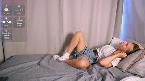 Snapshot of bubblebbb chatting on 05-27-26, 04:09 Sabrina online show from 05-27-26, 04:09
