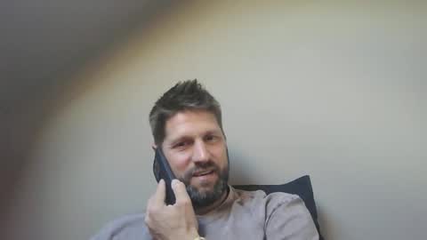 Snapshot of bubblebee1982 chatting on 06-04-26, 03:18 bubblebee1982 online show from 06-04-26, 03:18
