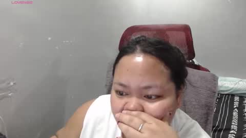 Snapshot of bubblebuttpinay chatting on 02-04-26, 06:36 Sunshine online show from 02-04-26, 06:36