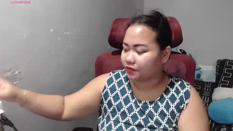 Snapshot of bubblebuttpinay chatting on 02-07-26, 02:10 Sunshine online show from 02-07-26, 02:10