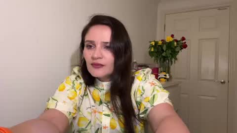 Snapshot of bubblegumfairy_ chatting on 06-15-26, 10:01 Anna online show from 06-15-26, 10:01