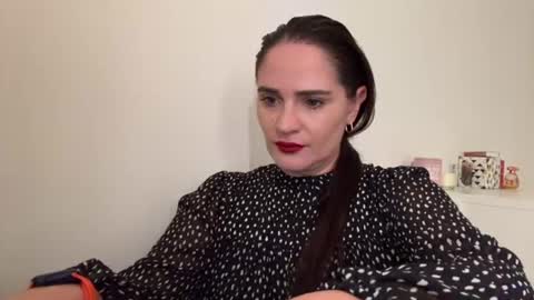 Snapshot of bubblegumfairy_ chatting on 07-19-26, 07:06 Anna online show from 07-19-26, 07:06