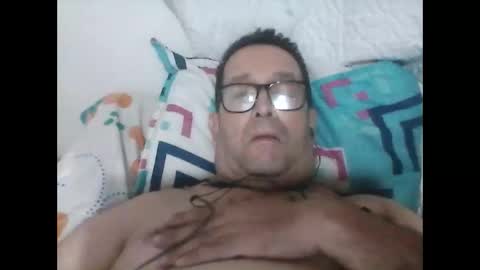 Snapshot of buchs32 chatting on 06-11-26, 06:22 buchs32 online show from 06-11-26, 06:22