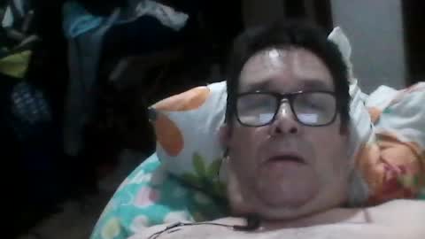 Snapshot of buchs32 chatting on 07-12-26, 05:53 buchs32 online show from 07-12-26, 05:53