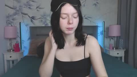 Leona online show from 02-11-26, 10:59