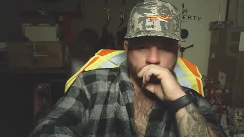 Snapshot of buckwild69204 chatting on 12-22-25, 12:40 buckwild69204 online show from 12-22-25, 12:40