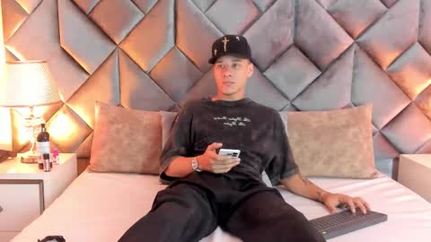 Buda y Cataleya online show from 02-25-26, 01:43