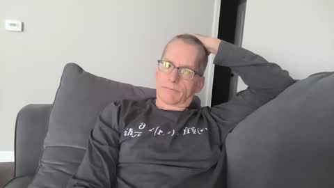 Snapshot of budman004 chatting on 11-02-25, 03:58 budman004 online show from 11-02-25, 03:58