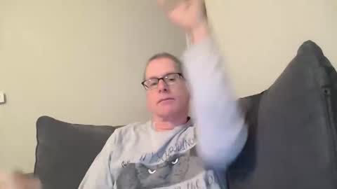 Snapshot of budman004 chatting on 11-12-25, 11:03 budman004 online show from 11-12-25, 11:03