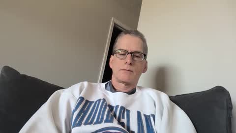 Snapshot of budman004 chatting on 03-28-26, 05:45 budman004 online show from 03-28-26, 05:45