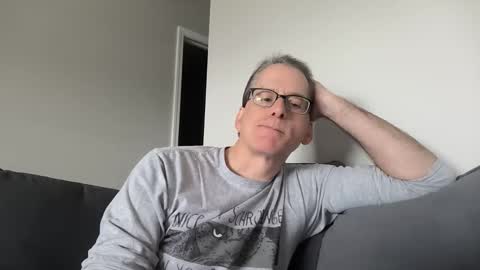 Snapshot of budman004 chatting on 04-25-26, 05:32 budman004 online show from 04-25-26, 05:32