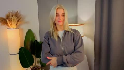 Snapshot of buffycabler chatting on 11-19-25, 08:42 buffycabler online show from 11-19-25, 08:42