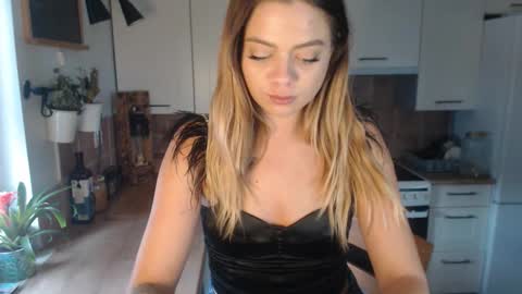 Buffy online show from 11-05-25, 11:21