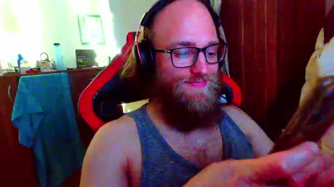 Snapshot of buhalteris chatting on 05-24-26, 10:04 Lukas online show from 05-24-26, 10:04