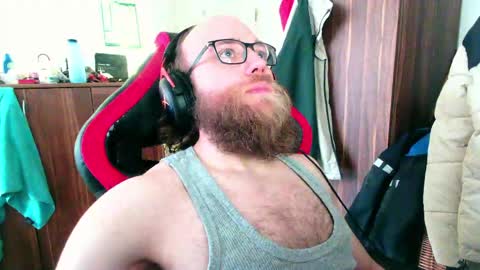 Snapshot of buhalteris chatting on 05-31-26, 10:33 Lukas online show from 05-31-26, 10:33