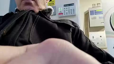 Snapshot of bulkyboners chatting on 01-05-25, 09:26 ejaculation for 250 online show from 01-05-25, 09:26