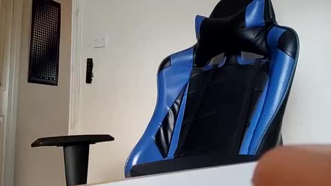 Snapshot of bulkyboners chatting on 09-16-25, 06:25 ejaculation for 250 online show from 09-16-25, 06:25