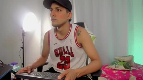 BULL online show from 10-20-25, 04:35