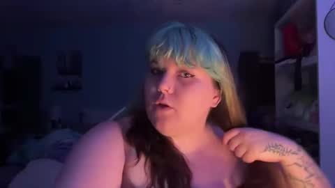 Snapshot of bumblebeebuzzer chatting on 02-14-25, 12:51 bumblebeebuzzer online show from 02-14-25, 12:51