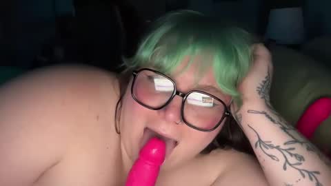 Snapshot of bumblebeebuzzer chatting on 02-19-25, 07:06 bumblebeebuzzer online show from 02-19-25, 07:06