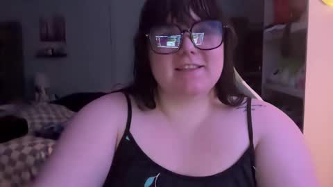 Snapshot of bumblebeebuzzer chatting on 02-28-25, 03:15 bumblebeebuzzer online show from 02-28-25, 03:15