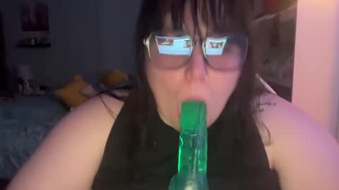 Snapshot of bumblebeebuzzer chatting on 02-28-25, 06:21 bumblebeebuzzer online show from 02-28-25, 06:21