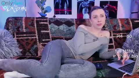 Snapshot of bumbum_kalibum chatting on 07-15-26, 01:22 Ivan online show from 07-15-26, 01:22