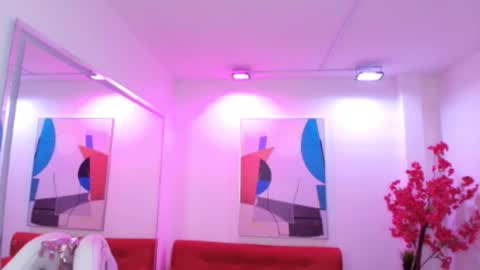 Snapshot of bunnie_star chatting on 12-17-25, 01:06 Bunnie online show from 12-17-25, 01:06