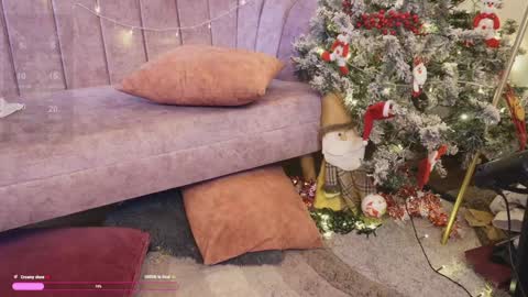 Snapshot of bunnycute_shy chatting on 12-14-24, 04:09 30 Off online show from 12-14-24, 04:09