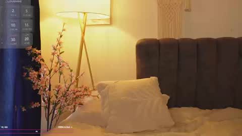 Snapshot of bunnycute_shy chatting on 09-23-25, 02:20 30 Off online show from 09-23-25, 02:20