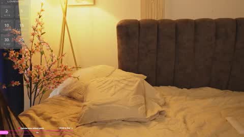 Snapshot of bunnycute_shy chatting on 09-25-25, 02:54 30 Off online show from 09-25-25, 02:54