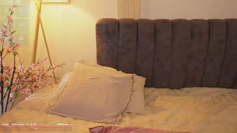Snapshot of bunnycute_shy chatting on 09-27-25, 02:11 30 Off online show from 09-27-25, 02:11